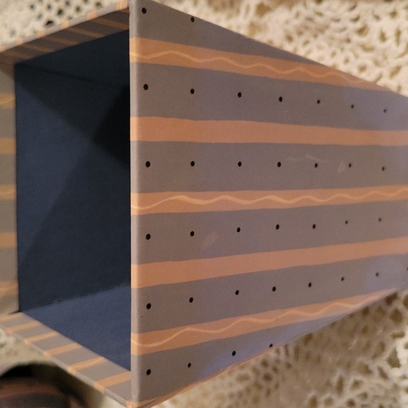 Daisy print gift box - Picture 6 of 7